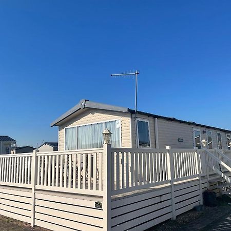Delightful 6 Berth Holiday Home With Decking Area Chichester Esterno foto