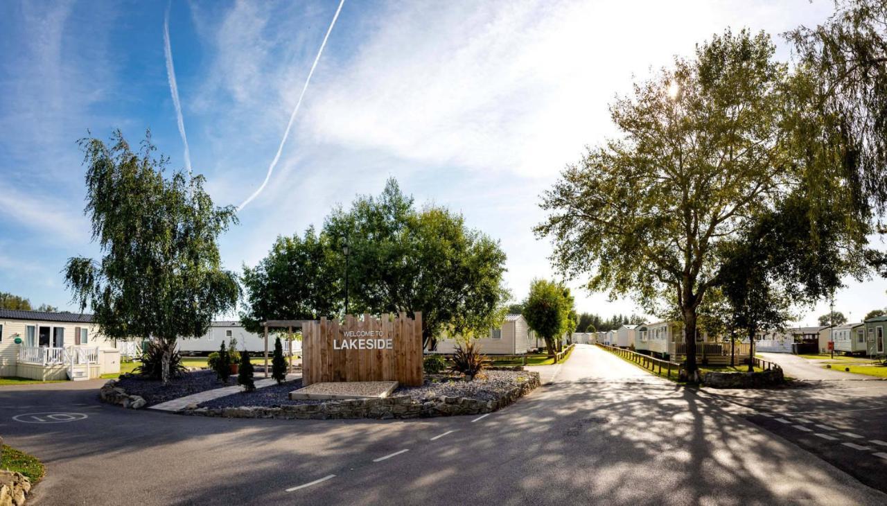 Delightful 6 Berth Holiday Home With Decking Area Chichester Esterno foto