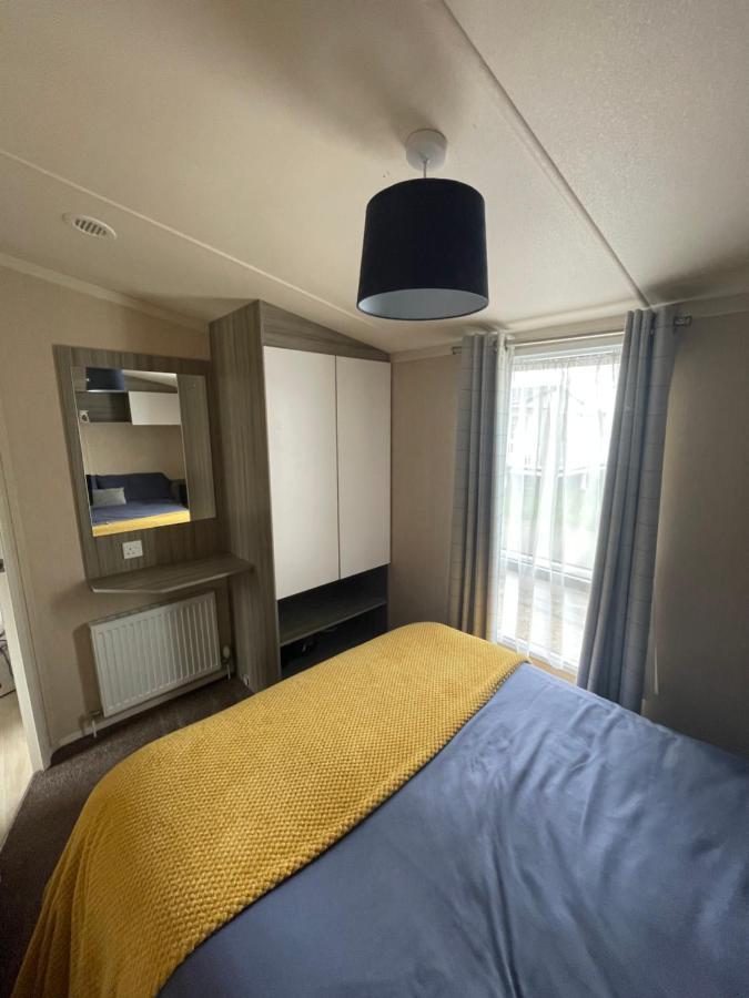 Delightful 6 Berth Holiday Home With Decking Area Chichester Esterno foto