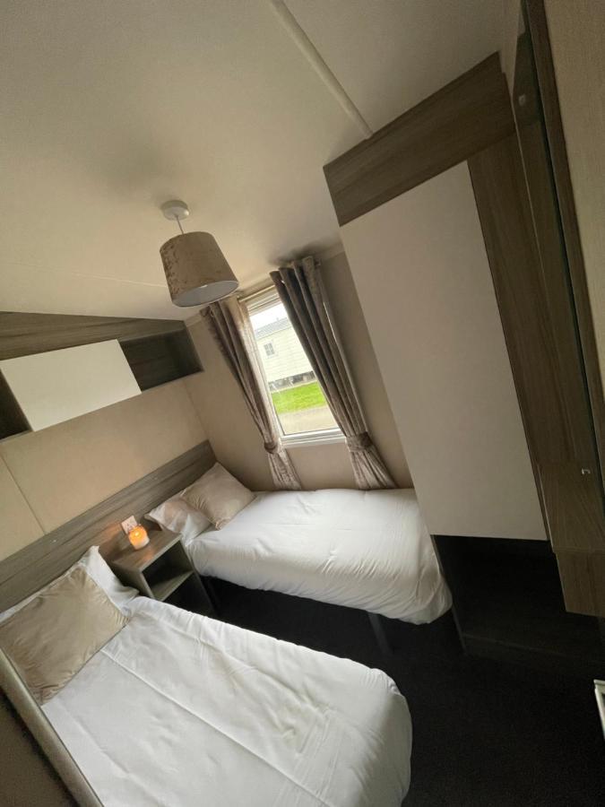Delightful 6 Berth Holiday Home With Decking Area Chichester Esterno foto