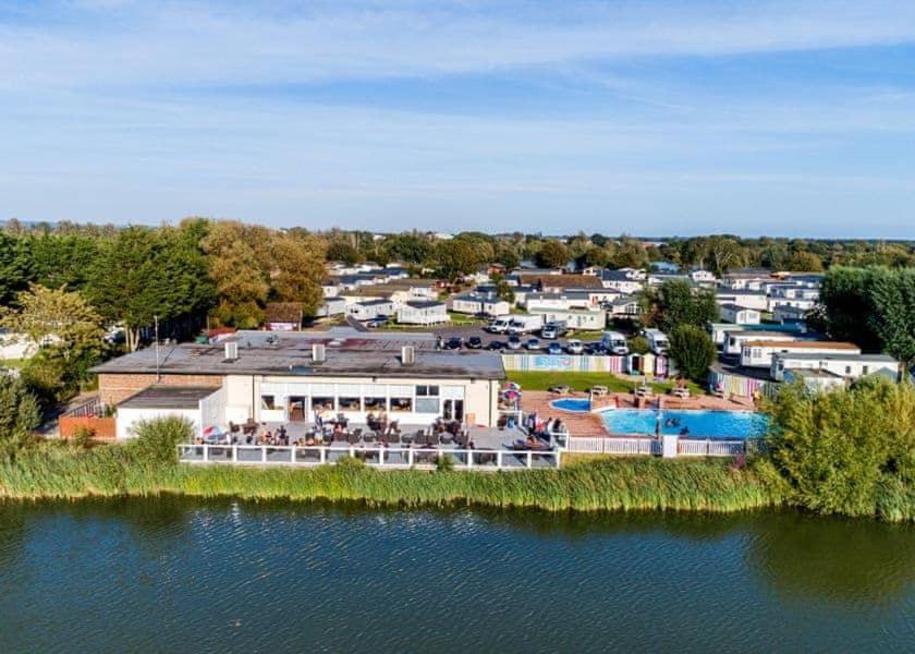 Delightful 6 Berth Holiday Home With Decking Area Chichester Esterno foto